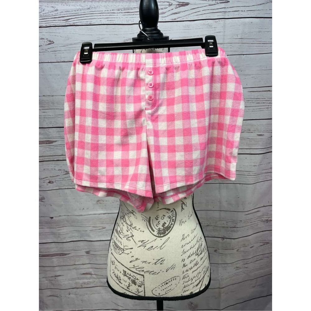 So large‎ pink and white pjs shorts